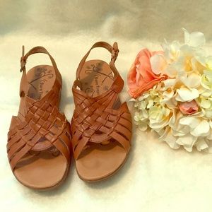 Bare Traps sandals